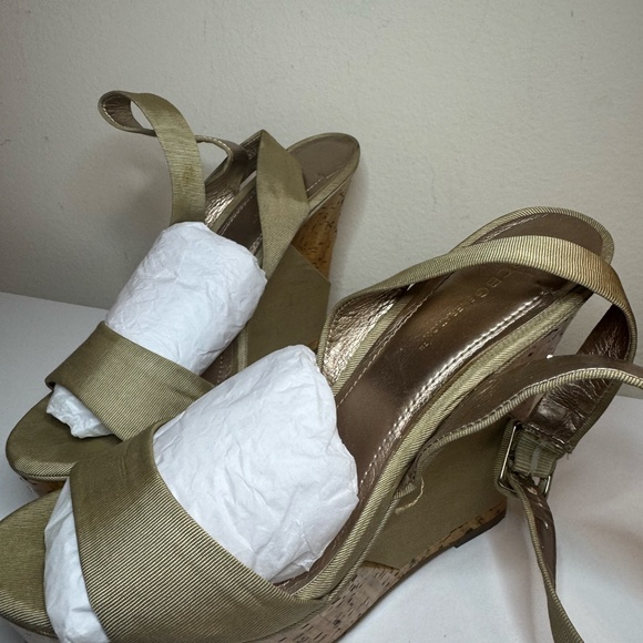 BCBG Heels Wedges Thick Straps Tan Size 10 - Picture 8 of 16